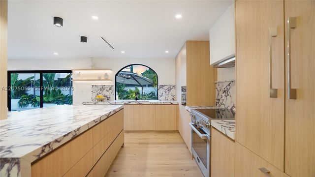 2311 SW 5th Ave, Miami, FL 33129