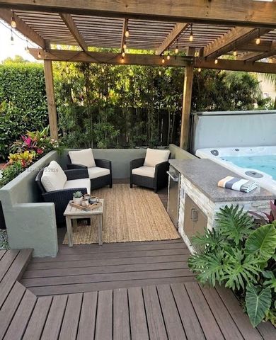 2908 N 36th Ave, Hollywood, FL 33021