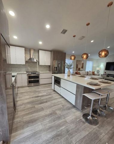 2908 N 36th Ave, Hollywood, FL 33021