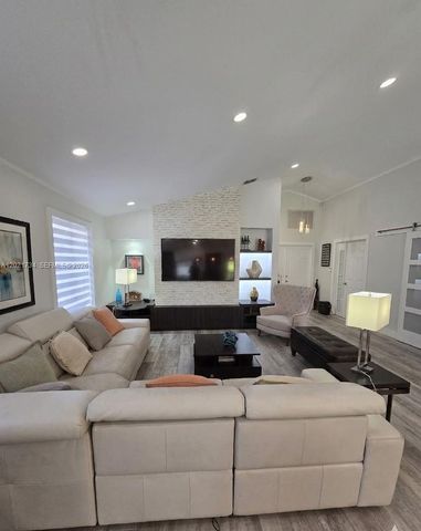 2908 N 36th Ave, Hollywood, FL 33021