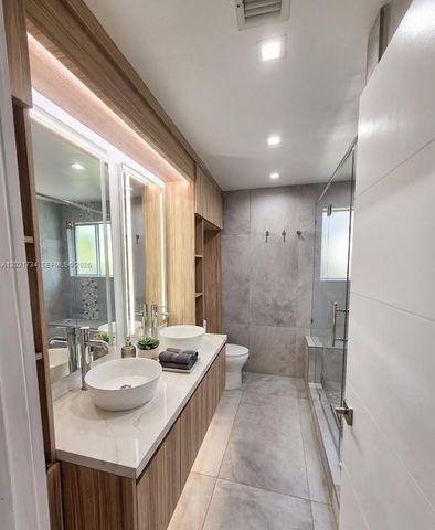 2908 N 36th Ave, Hollywood, FL 33021