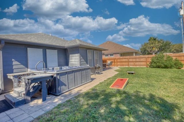 1530 Windy Oaks Dr, Aransas Pass, TX 78336