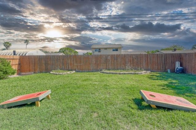 1530 Windy Oaks Dr, Aransas Pass, TX 78336