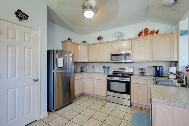 1530 Windy Oaks Dr, Aransas Pass, TX 78336