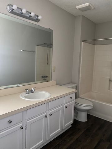 104 Mesa Moor Drive, Glenn Heights, TX 75154