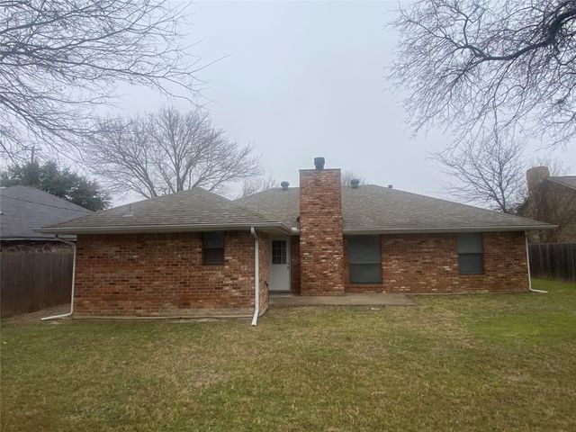 104 Mesa Moor Drive, Glenn Heights, TX 75154