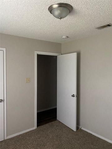 104 Mesa Moor Drive, Glenn Heights, TX 75154