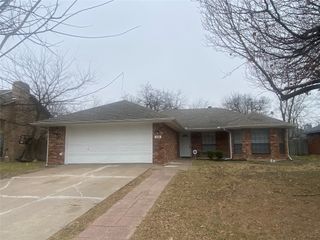 104 Mesa Moor Drive, Glenn Heights, TX 75154