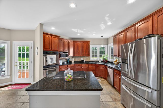 4 JACKSON PL, Middletown, VA 22645