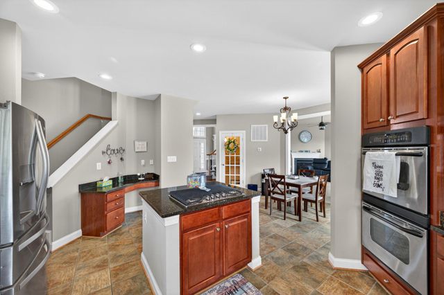 4 JACKSON PL, Middletown, VA 22645