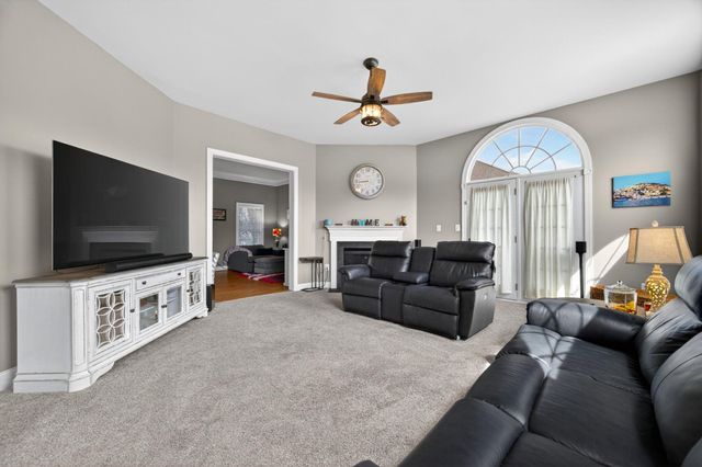 4 JACKSON PL, Middletown, VA 22645