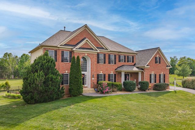 4 JACKSON PL, Middletown, VA 22645