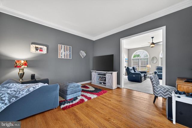 4 JACKSON PL, Middletown, VA 22645