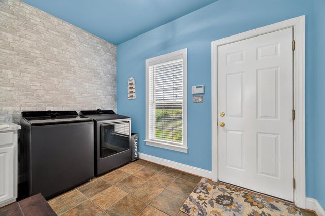 4 JACKSON PL, Middletown, VA 22645