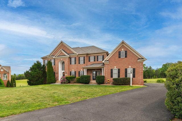 4 JACKSON PL, Middletown, VA 22645