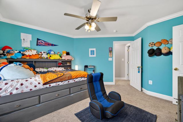 4 JACKSON PL, Middletown, VA 22645