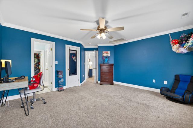 4 JACKSON PL, Middletown, VA 22645