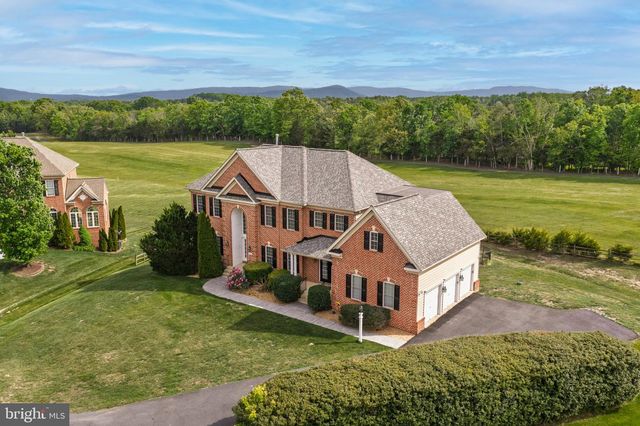 4 JACKSON PL, Middletown, VA 22645