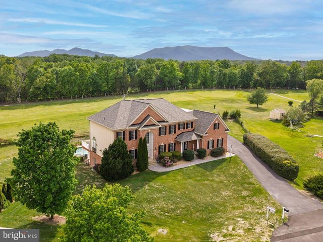 4 JACKSON PL, Middletown, VA 22645