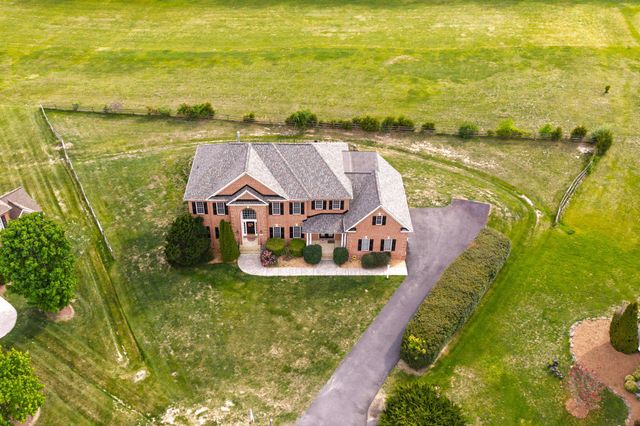 4 JACKSON PL, Middletown, VA 22645