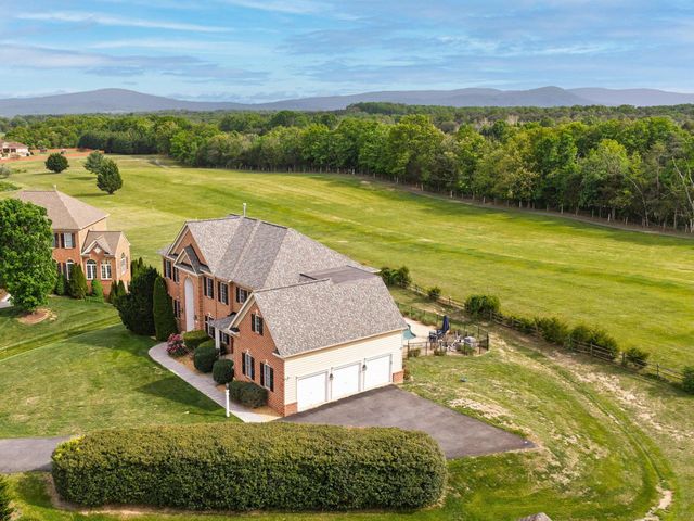 4 JACKSON PL, Middletown, VA 22645