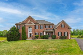 4 JACKSON PL, Middletown, VA 22645