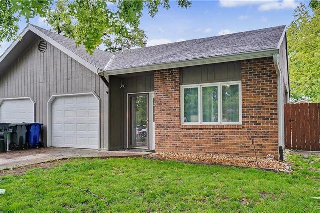 1713 E 21st Terrace, Lawrence, KS 66046
