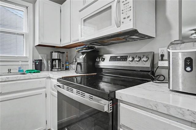 1713 E 21st Terrace, Lawrence, KS 66046