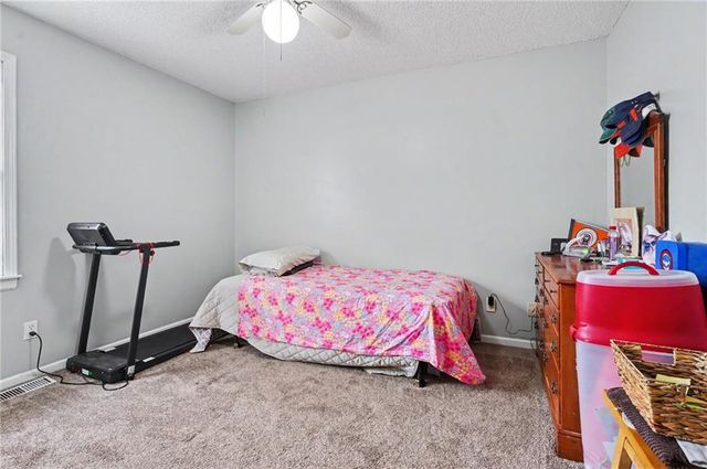 1713 E 21st Terrace, Lawrence, KS 66046