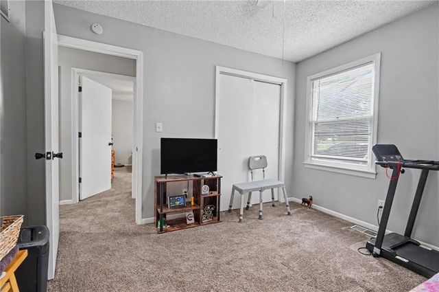 1713 E 21st Terrace, Lawrence, KS 66046