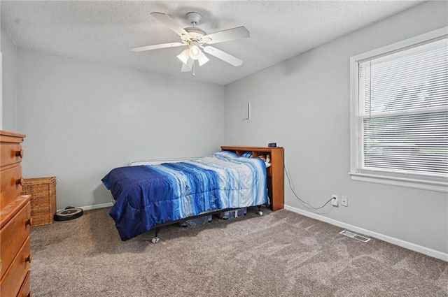 1713 E 21st Terrace, Lawrence, KS 66046