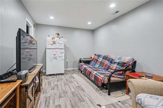 1713 E 21st Terrace, Lawrence, KS 66046