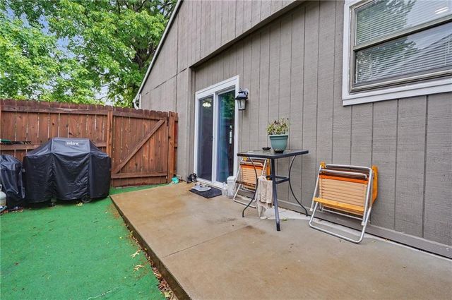 1713 E 21st Terrace, Lawrence, KS 66046