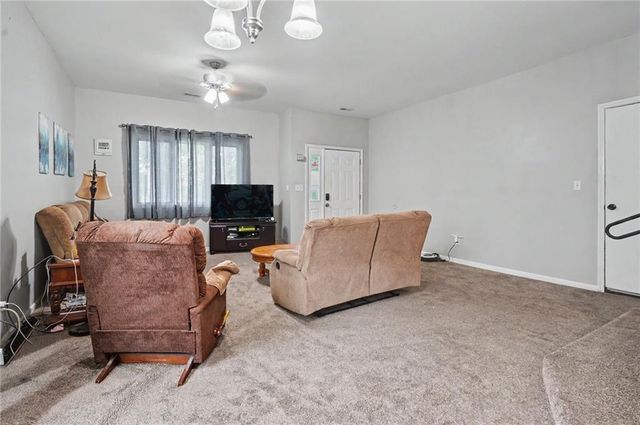1713 E 21st Terrace, Lawrence, KS 66046