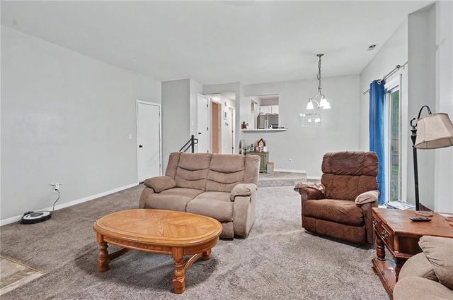 1713 E 21st Terrace, Lawrence, KS 66046