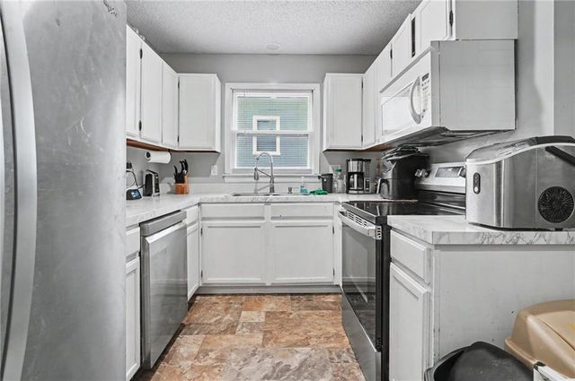 1713 E 21st Terrace, Lawrence, KS 66046