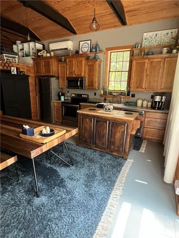 601 County Road 155, Eureka Springs, AR 72632