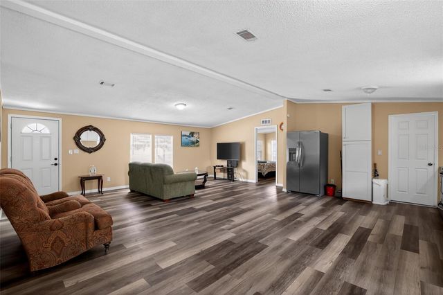 102 THIRD STREET, Lady Lake, FL 32159