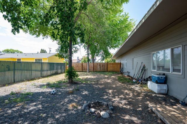 1732 SW Newberry Avenue, Redmond, OR 97756