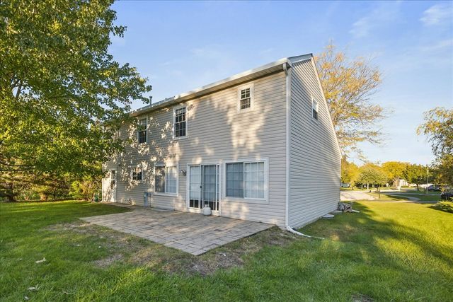 18073 W Stockton Court, Gurnee, IL 60031