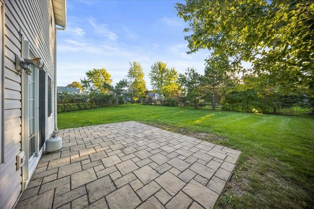 18073 W Stockton Court, Gurnee, IL 60031