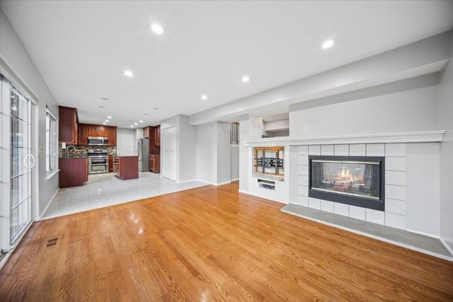 18073 W Stockton Court, Gurnee, IL 60031
