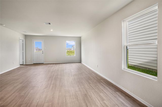 853 Road 590114, Cleveland, TX 77327