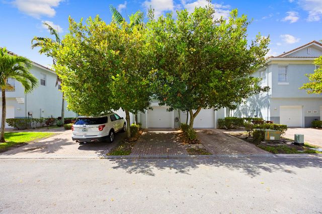 3069 Laurel Ridge Circle, Riviera Beach, FL 33404