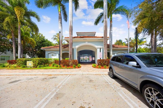 3069 Laurel Ridge Circle, Riviera Beach, FL 33404