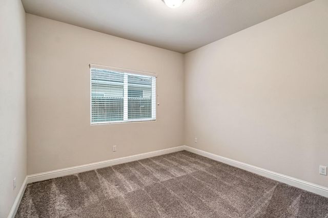 462 S Crescent Lane, Madera, CA 93636