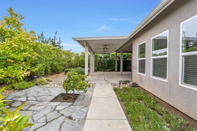 462 S Crescent Lane, Madera, CA 93636