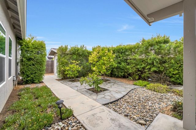 462 S Crescent Lane, Madera, CA 93636