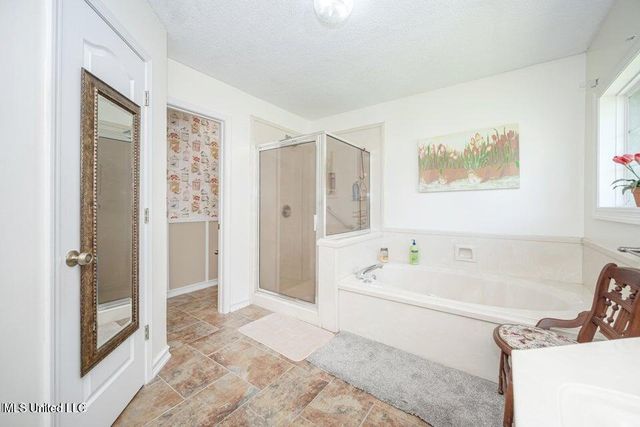 3909 Cabildo Place, Ocean Springs, MS 39564