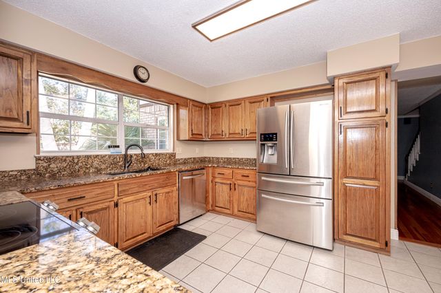 3909 Cabildo Place, Ocean Springs, MS 39564